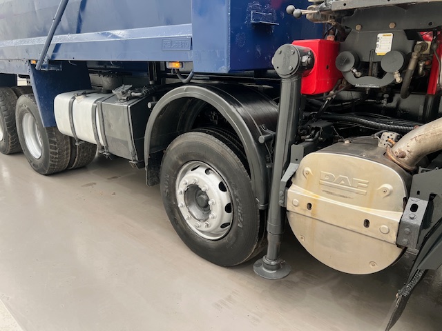 DAF CF85 410 8×4 Day Cab Steel Tipper Grab
