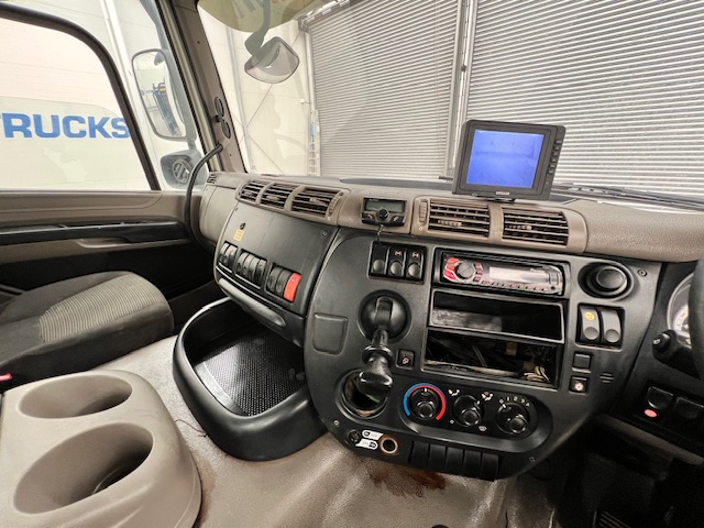 DAF CF85 410 8×4 Day Cab Steel Tipper Grab