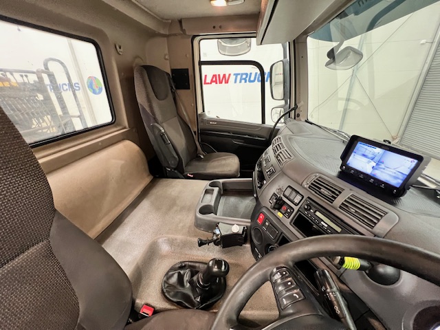 DAF CF 400 8×4 Day Cab Steel Tipper Grab