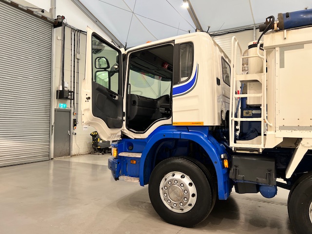 Scania P410 8×4 Rest Cab Tipper Manual