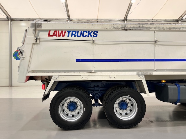 Scania P410 8×4 Rest Cab Tipper Manual