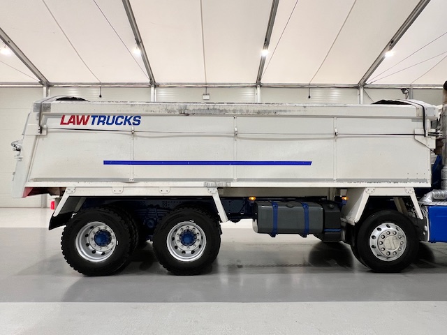 Scania P410 8×4 Rest Cab Tipper Manual