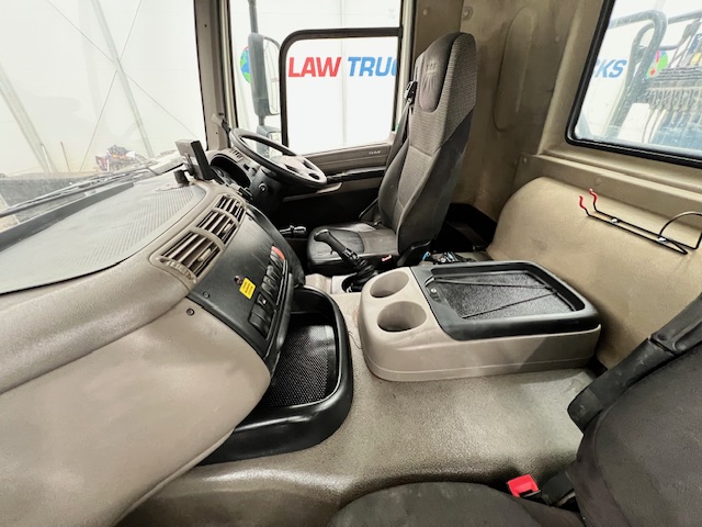 DAF CF85 410 8×4 Day Cab Steel Tipper Grab