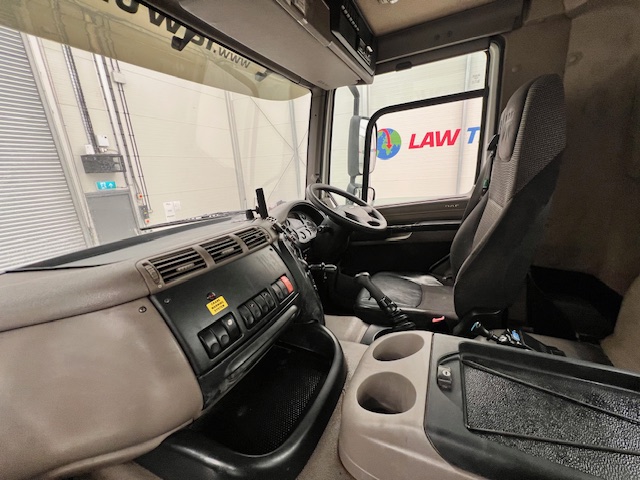 DAF CF85 410 8×4 Day Cab Steel Tipper Grab