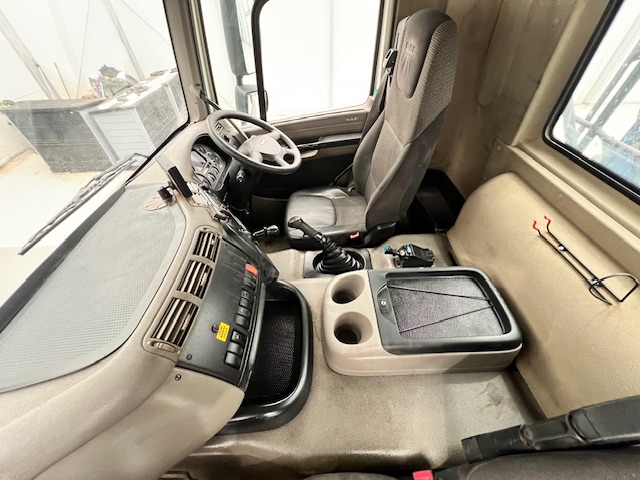 DAF CF85 410 8×4 Day Cab Steel Tipper Grab