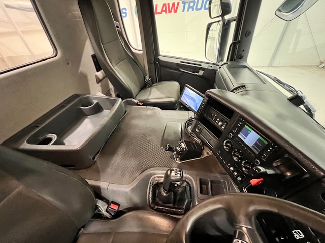 Scania P410 8×4 Rest Cab Tipper Manual
