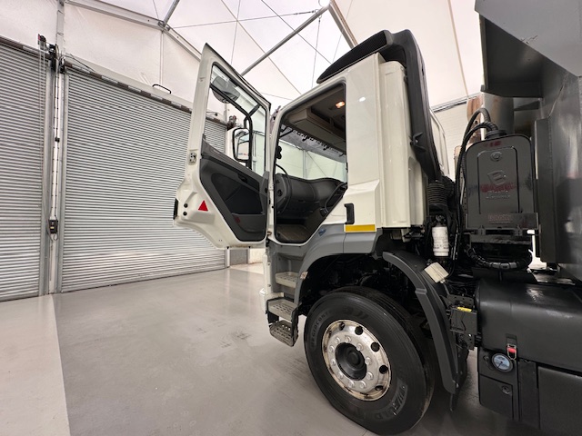 DAF CF 400 8×4 Day Cab Steel Tipper