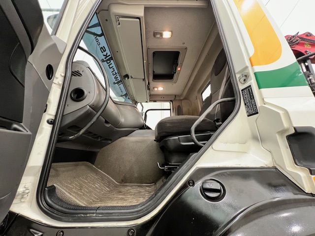 DAF CF 400 8×4 Day Cab Steel Tipper Grab
