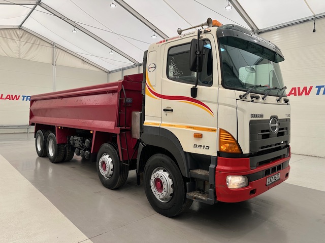 Hino 3241 700 8×4 Sleeper Cab Steel Tipper
