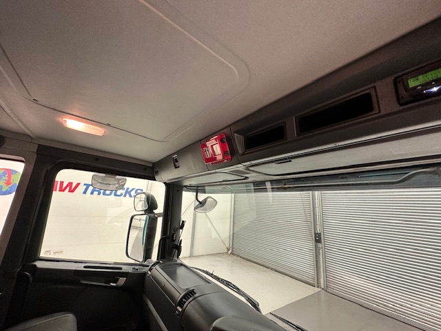 Scania P360 8×4 Rest Cab Tipper Manual