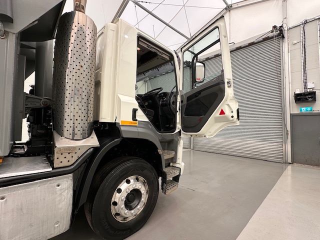 DAF CF 400 8×4 Day Cab Steel Tipper