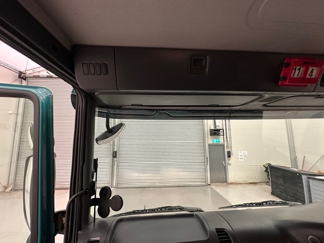 Scania P360 8×4 Rest Cab Tipper Manual