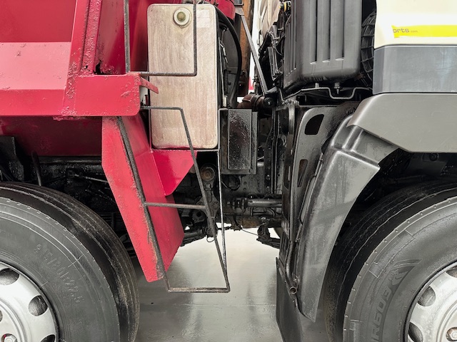 Hino 3241 700 8×4 Sleeper Cab Steel Tipper