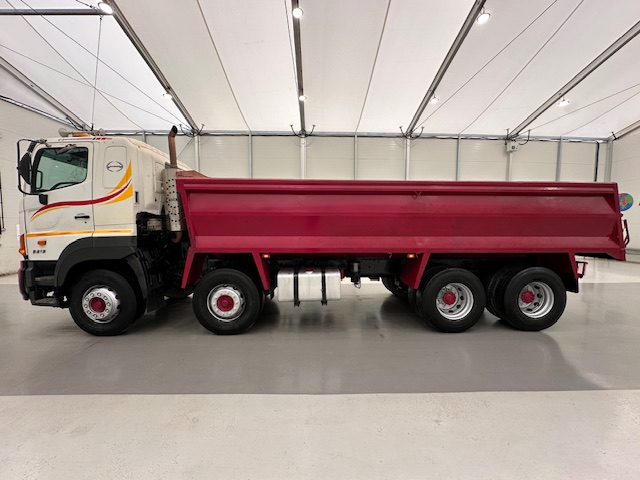 Hino 3241 700 8×4 Sleeper Cab Steel Tipper