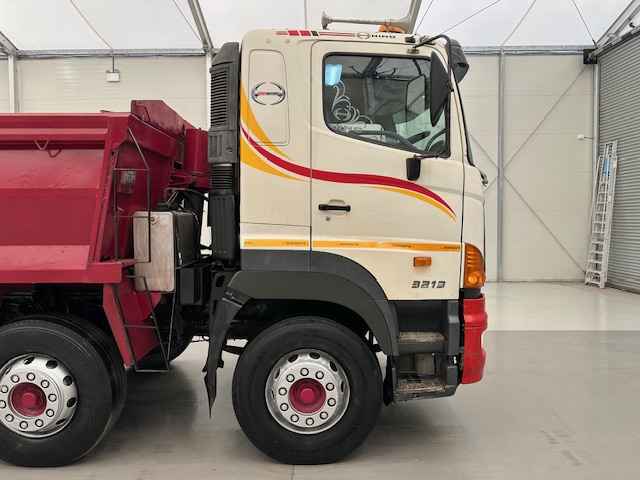 Hino 3241 700 8×4 Sleeper Cab Steel Tipper