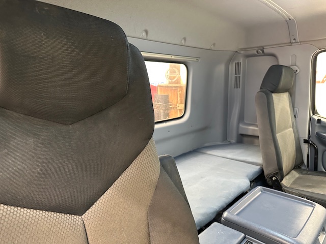 Hino 3241 700 8×4 Sleeper Cab Steel Tipper