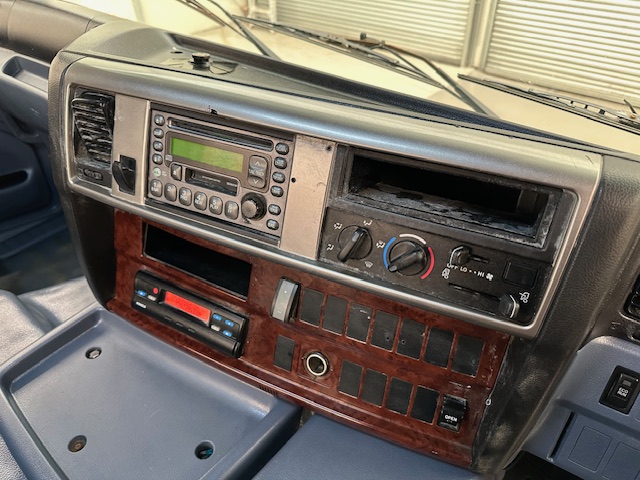 Hino 3241 700 8×4 Sleeper Cab Steel Tipper