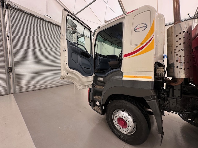 Hino 3241 700 8×4 Sleeper Cab Steel Tipper