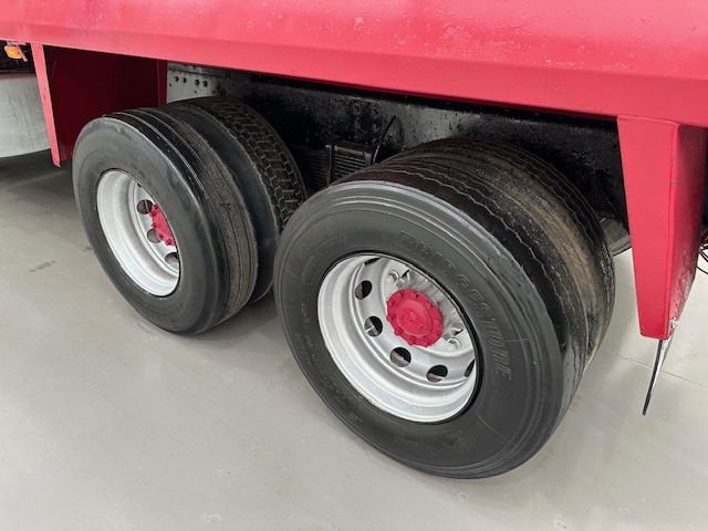 Hino 3241 700 8×4 Sleeper Cab Steel Tipper