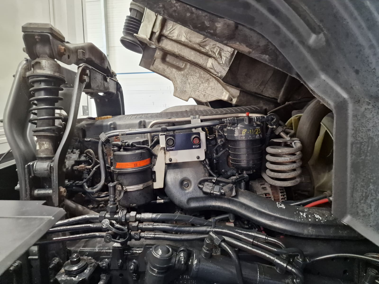 Iveco Stralis 310 AT 6×2 Box Van