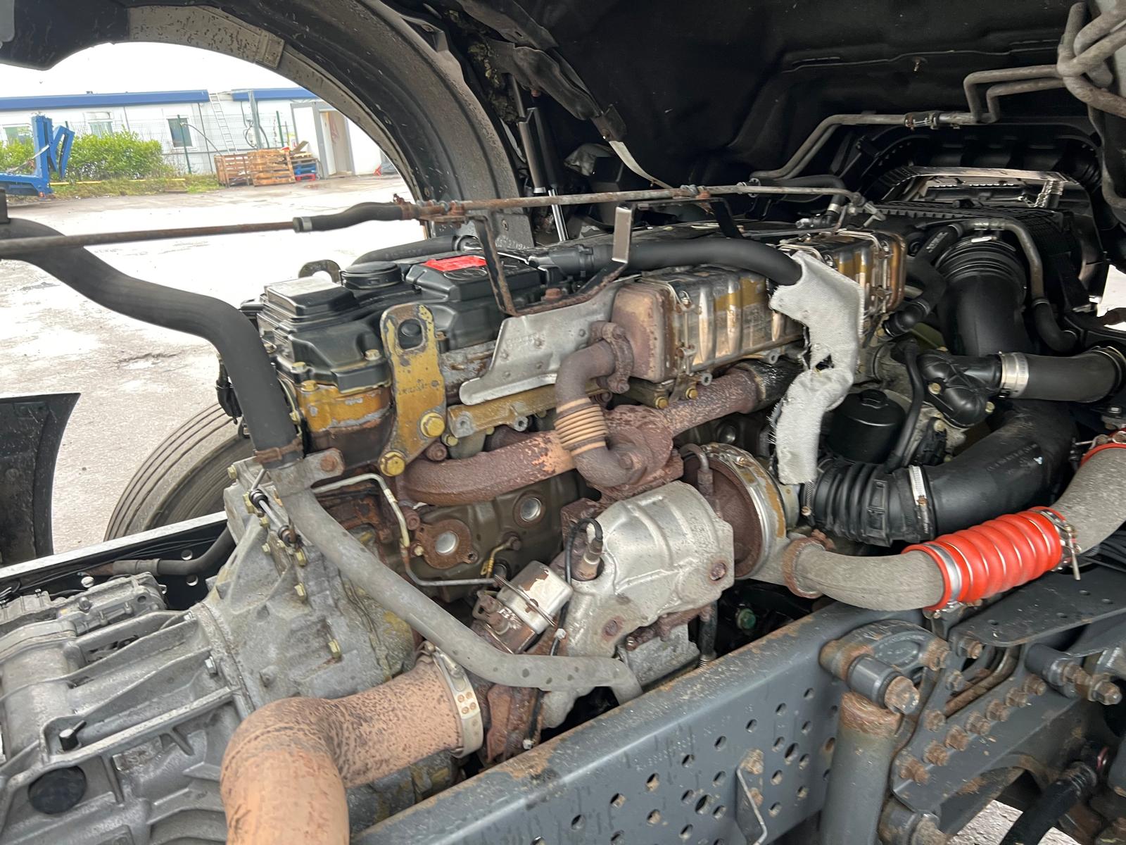 Mercedes Actros 1824 4×2 Sleeper Cab Box Van