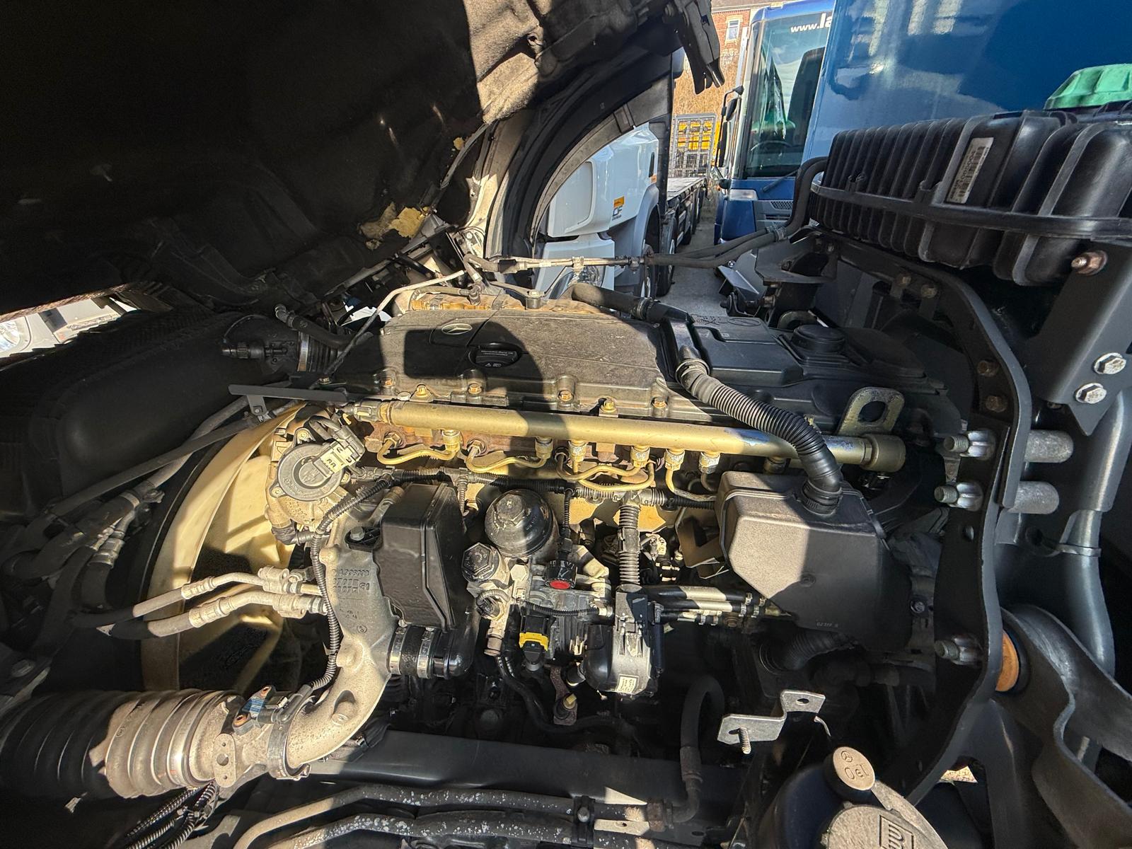 Mercedes Actros 1824 4×2 Day Cab Box Van