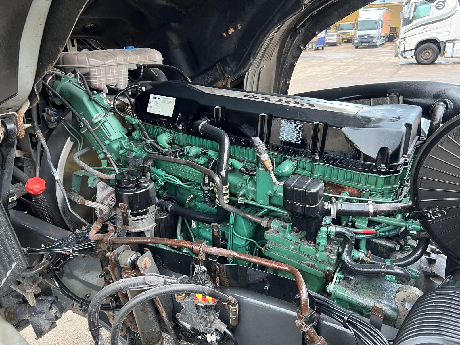 Volvo FM 450 6×2 Midlift Tractor Unit