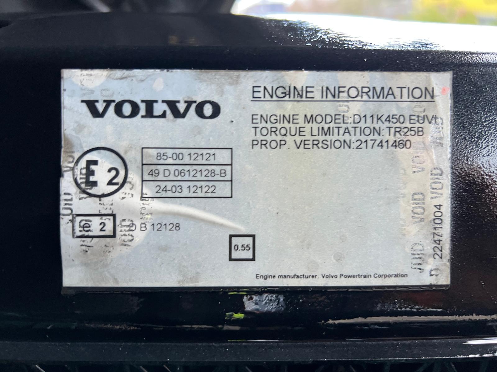 Volvo FM 450 6×2 Midlift Tractor Unit