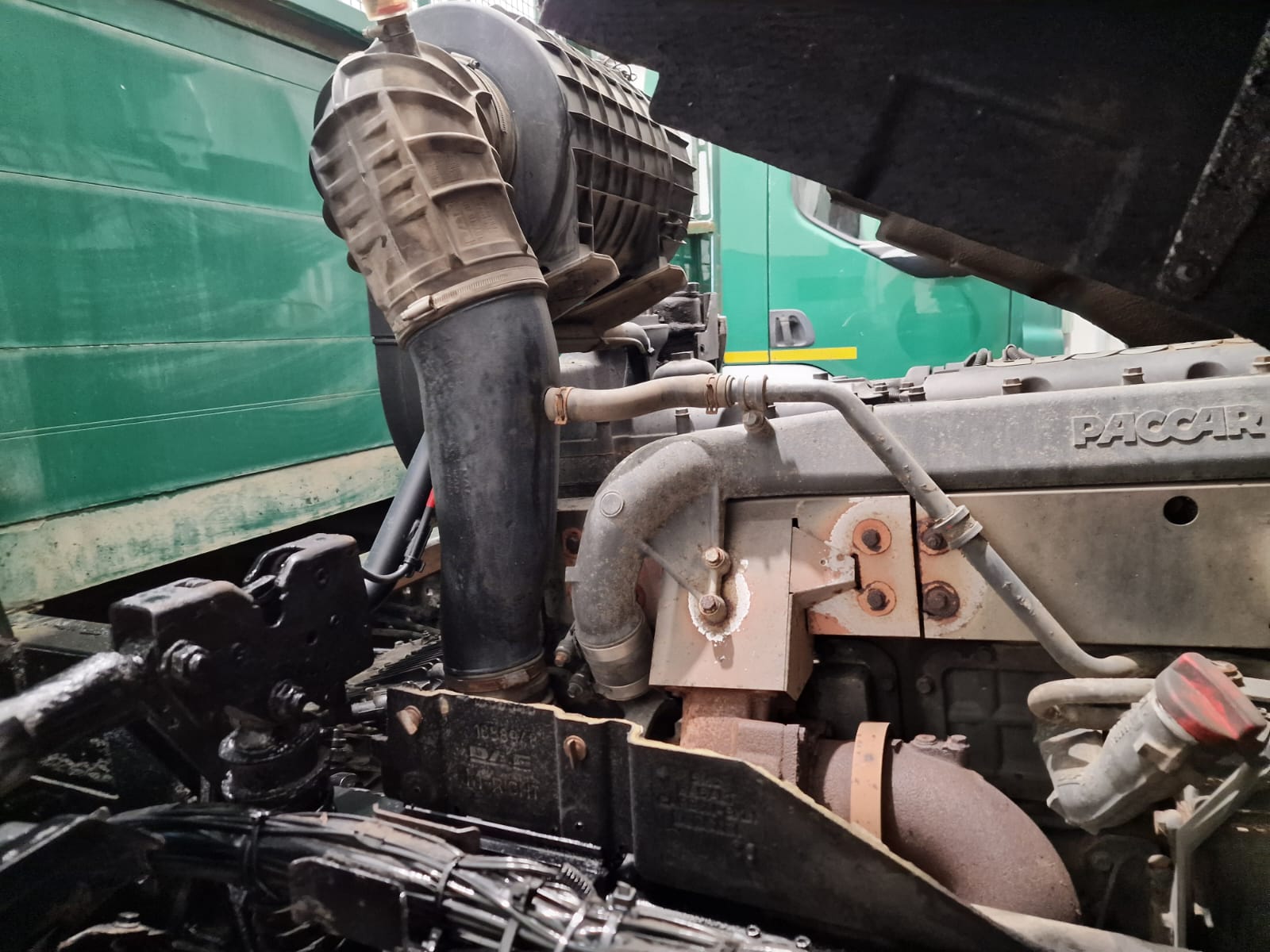 DAF CF75 310 6×2 Day Cab Dropside Crane
