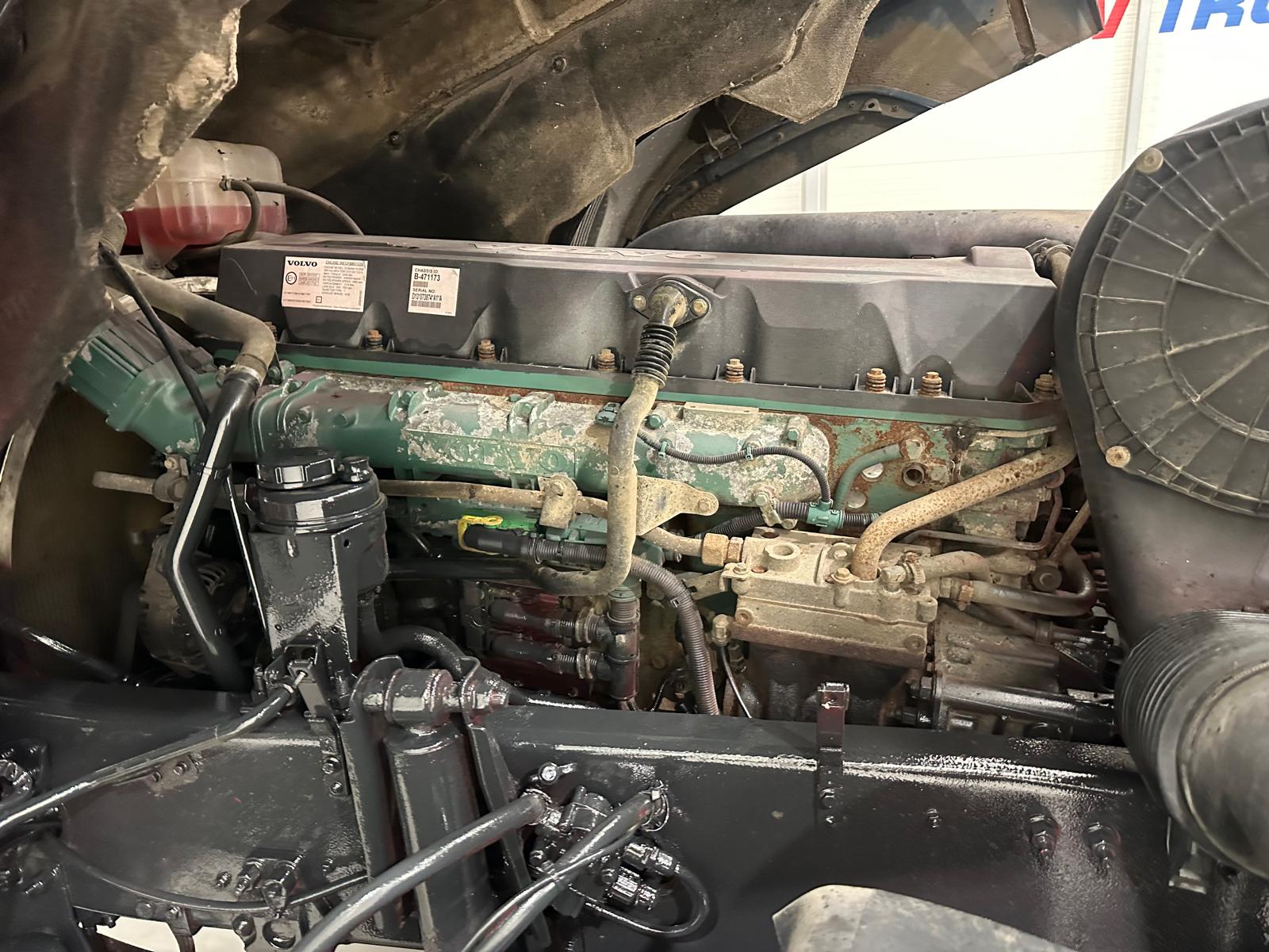 Volvo FH 440 6×2 Rear Lift Brick Grab Drawbar