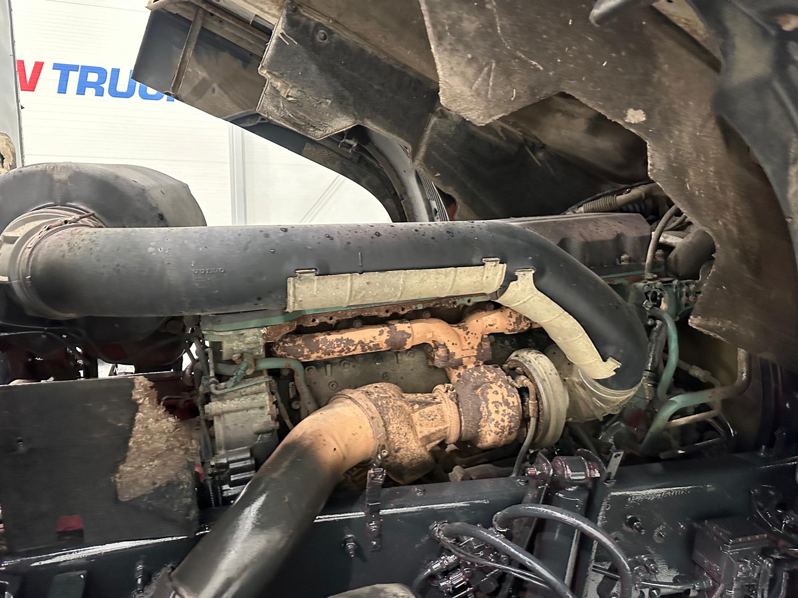 Volvo FH 440 6×2 Rear Lift Brick Grab Drawbar