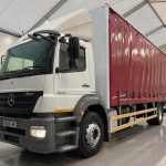 Mercedes Axor 1824 Day Cab Curtainsider - thumbnail
