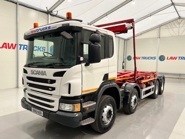 Scania P370 8×4 Rest Cab Hookloader Manual
