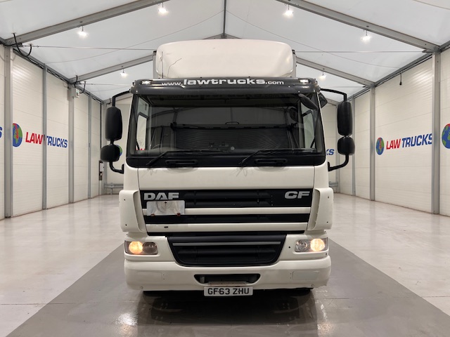 DAF CF75 310 Rear Lift Sleeper Cab Curtainsider