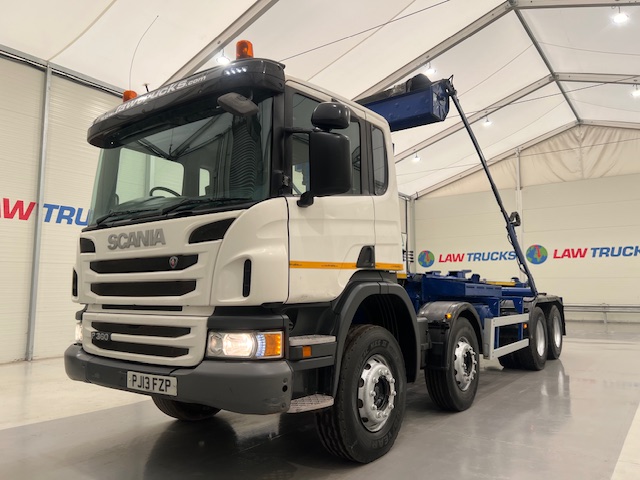 Scania P360 8×4 Day Cab Hookloader Manual