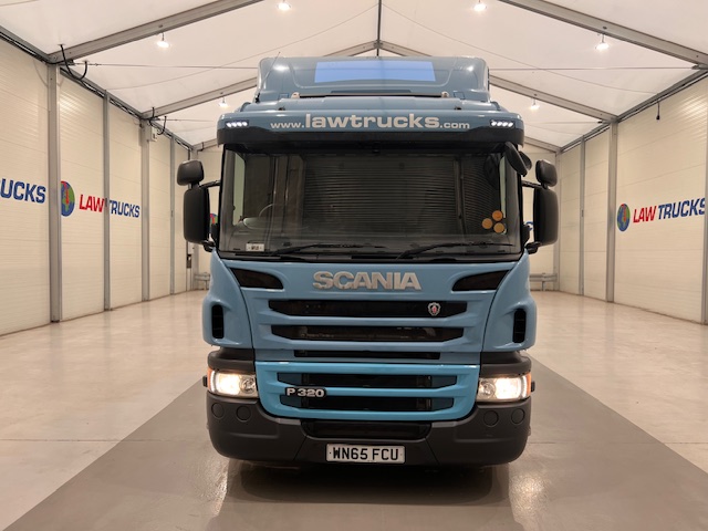 Scania P320 6×2 10 Tyre Rear Lift Insulated Box Van