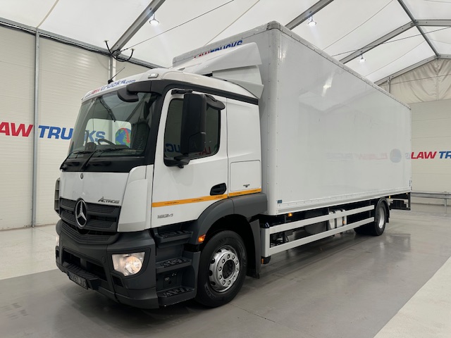 Mercedes Actros 1824 4×2 Sleeper Cab Box Van