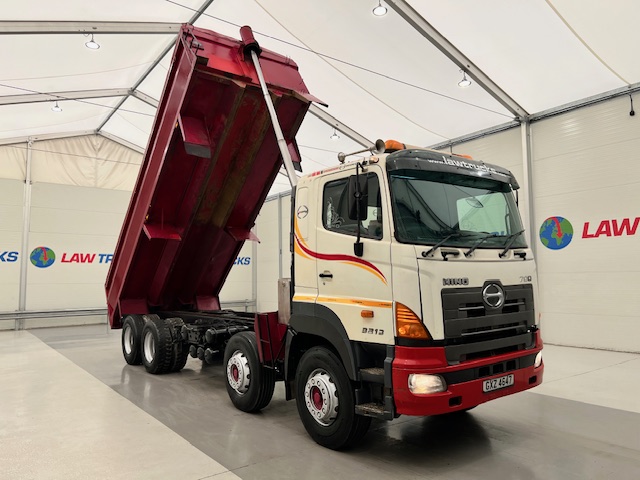 Hino 3241 700 8×4 Sleeper Cab Steel Tipper