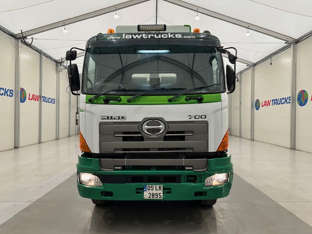 Hino 3241 700 8×4 Sleeper Cab Steel Tipper