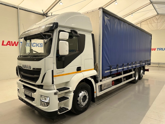 Iveco Stralis 360 6×2 Rear Steer Curtainsider