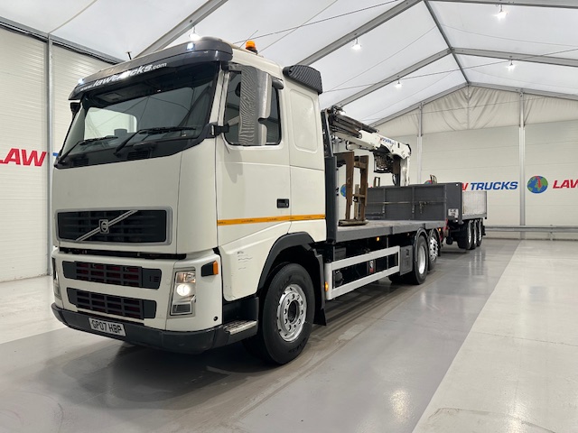 Volvo FH 440 6×2 Rear Lift Brick Grab Drawbar