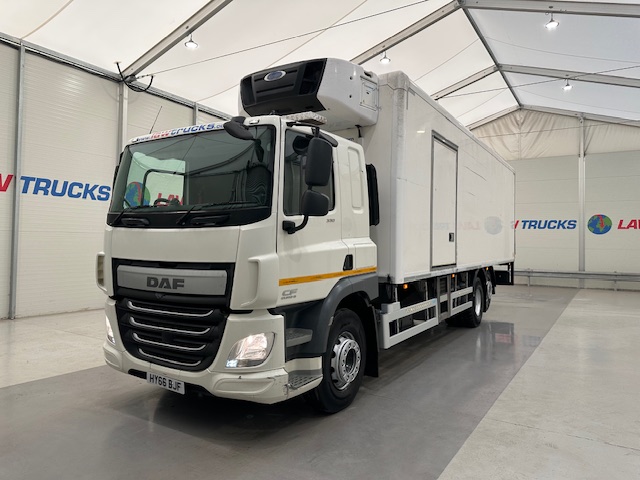 DAF CF 330 6×2 Sleeper Cab Fridge Box