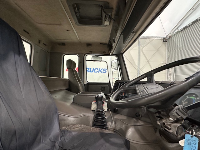 Volvo FL10 320 4×2 Sleeper Cab Tractor Unit