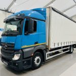 Mercedes Actros 1830 Sleeper Curtainsider Box Van - thumbnail