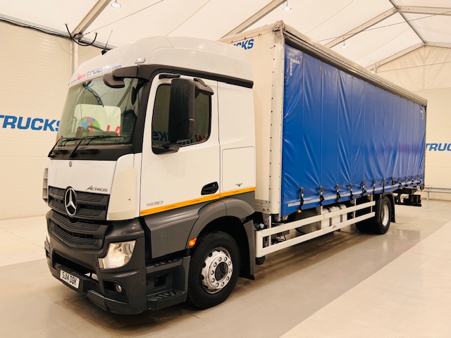 Mercedes Actros 1830 Sleeper Cab Curtainsider
