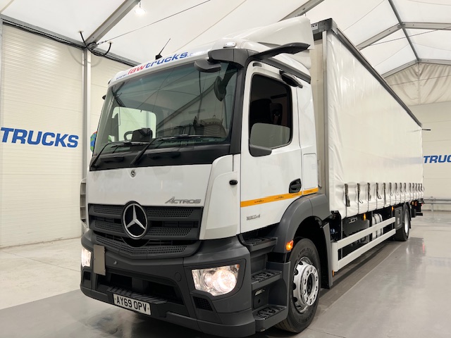 Mercedes Actros 1824 Day Cab Curtainsider