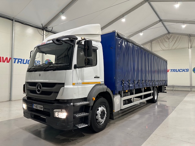 Mercedes 1824 4×2 Day Cab Curtainsider