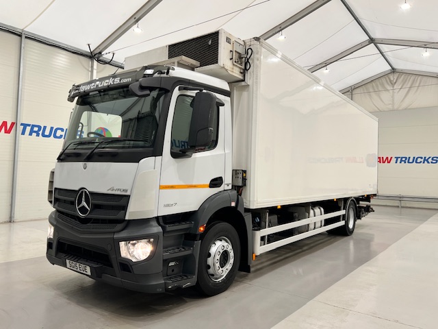 Mercedes Antos 1827 Day Cab Fridge Box
