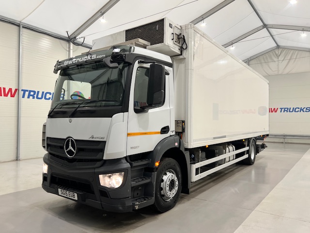Mercedes Antos 1827 Day Cab Fridge Box