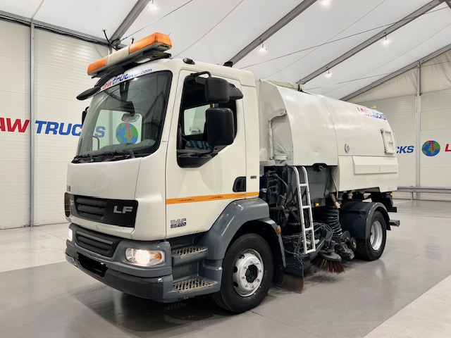 DAF LF55 220 4×2 Day Cab Road Sweeper